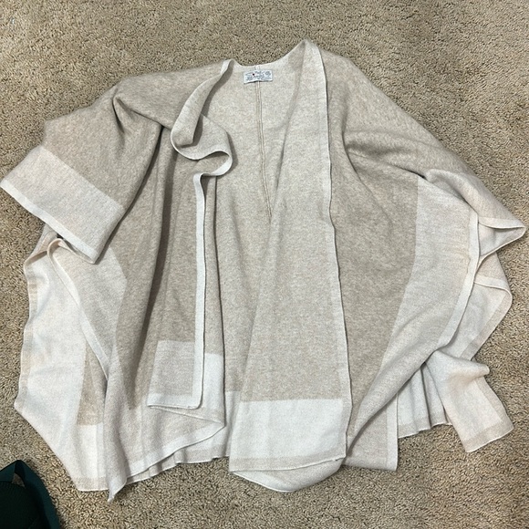 Poor Apparel Short Sleeve Shaw/Sweater - Picture 1 of 1